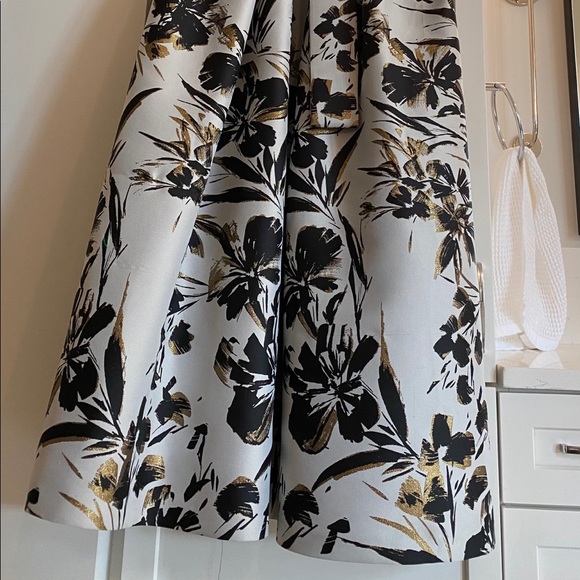 Formal gown - Picture 2 of 2